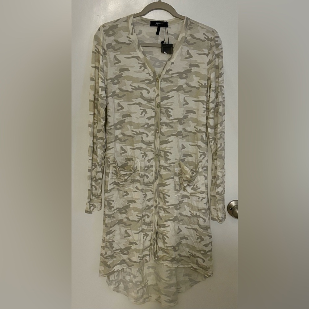 Jupee - Women’s Size L - High Low Camo Print Button Down Cardigan